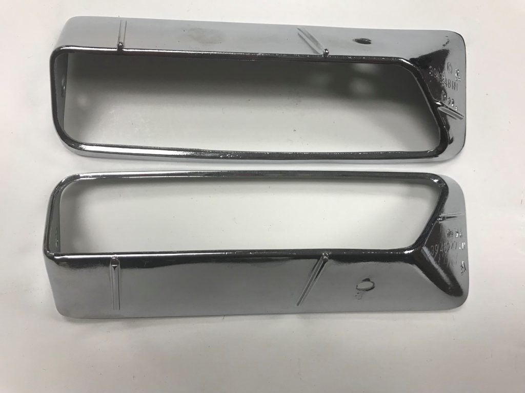 NOS Corvette 3945248 Louvers